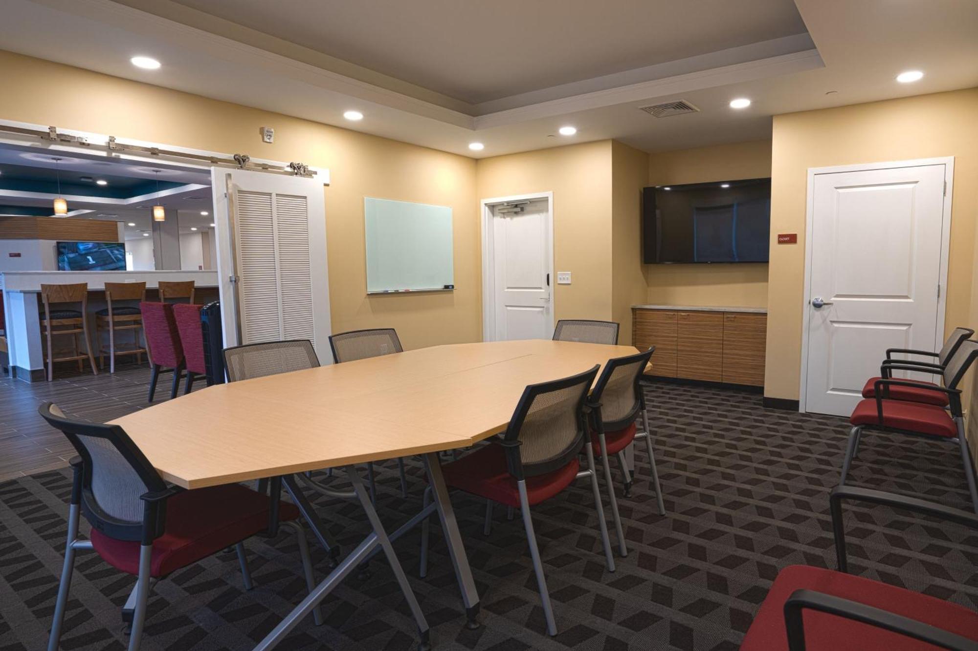 Towneplace Suites By Marriott קלינטון מראה חיצוני תמונה